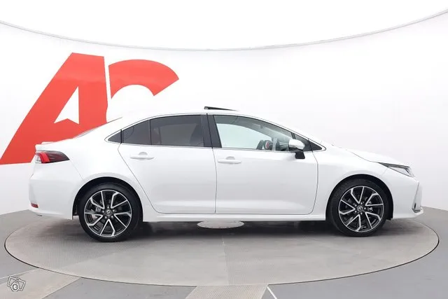 Toyota Corolla Sedan 1,8 Hybrid Premium Image 6